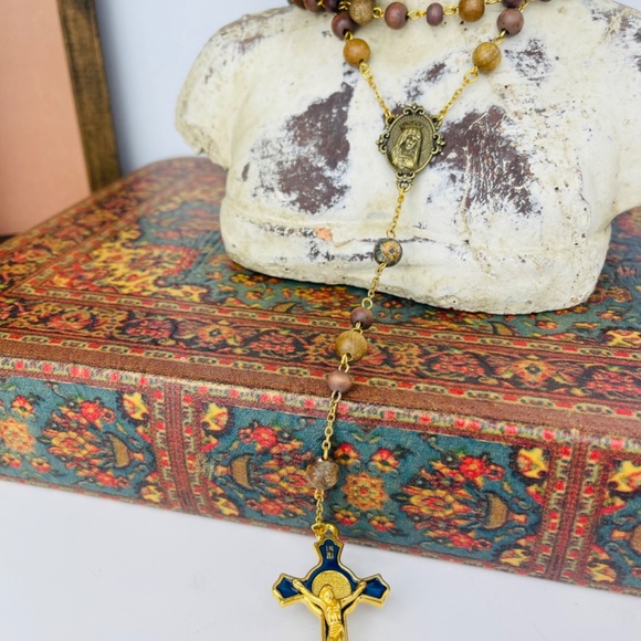 Jesus, Mary, and Joseph! Hand Made Rosaries - Picture 5 of 10